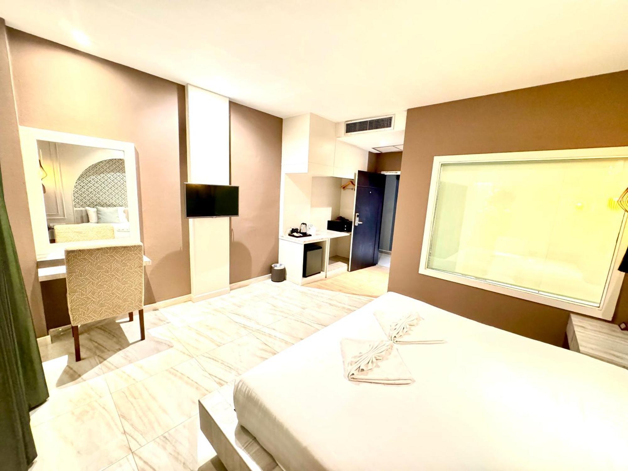 De Cozé Hotel Patong Extérieur photo